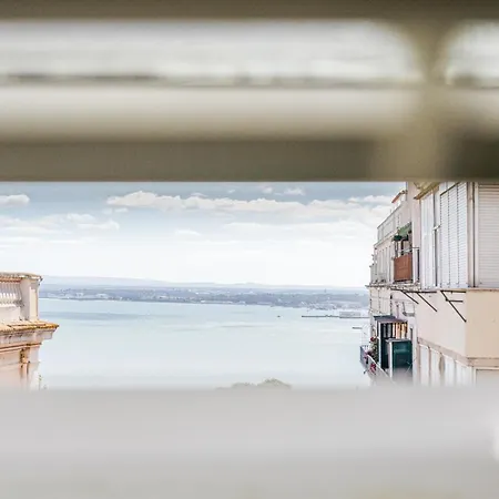 Chiado 44 Πανσιόν